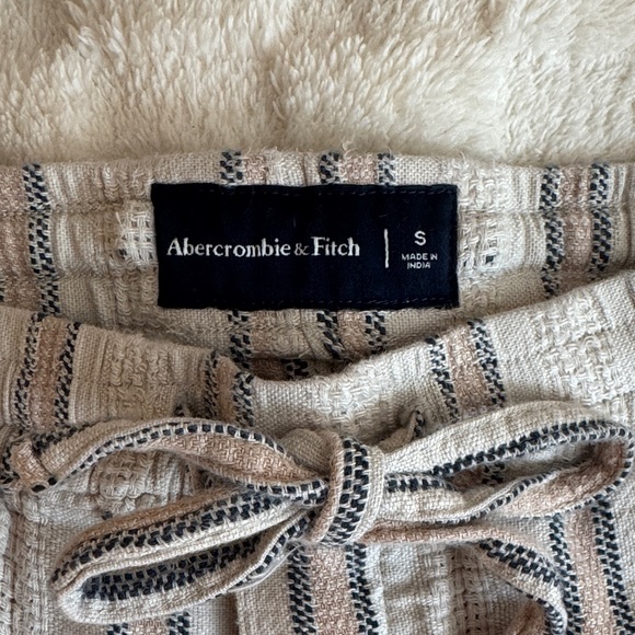 Abercrombie & Fitch Men’s Tan and Blue Shorts - Picture 2 of 7